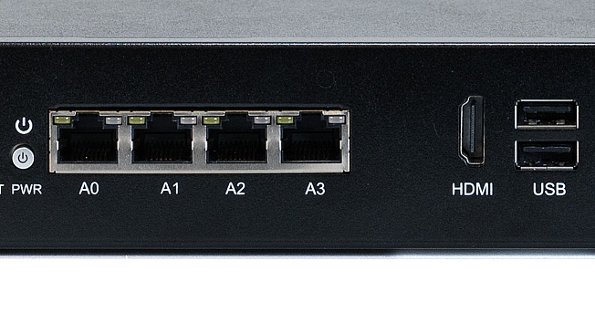 Securepoint Black Dwarf Pro G5 - Rückansicht Rückansicht der Securepoint Black Dwarf Pro G5 UTM-Firewall