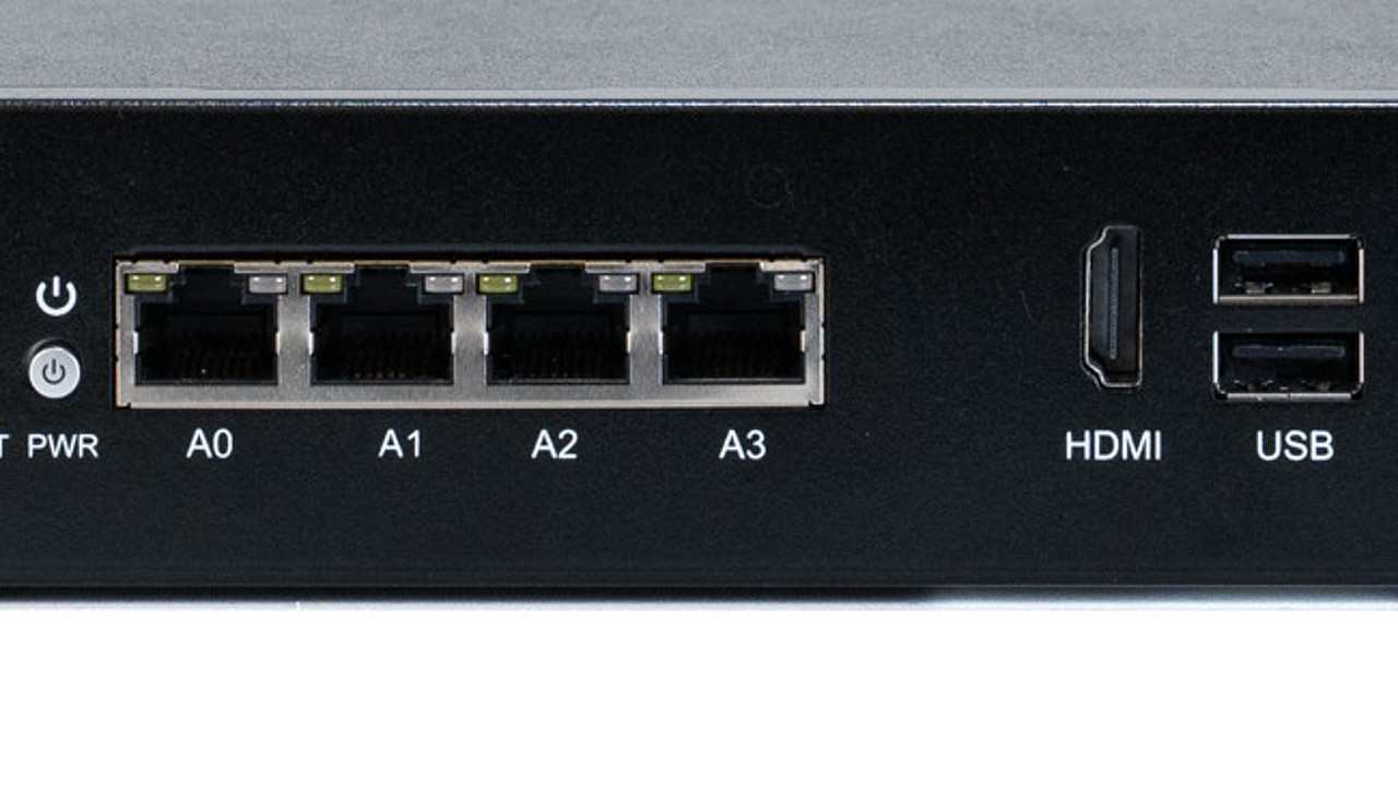 Rückansicht der Securepoint Black Dwarf Pro G5 UTM-Firewall