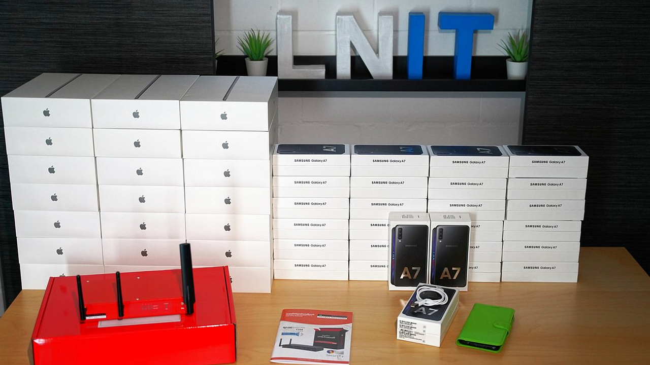 Endgeräte für die mobile Arbeit in der ambulanten Krankenpflege. 52 iPads und Android-Smartphones für den Kunden REKA ambulante Krankenpflege