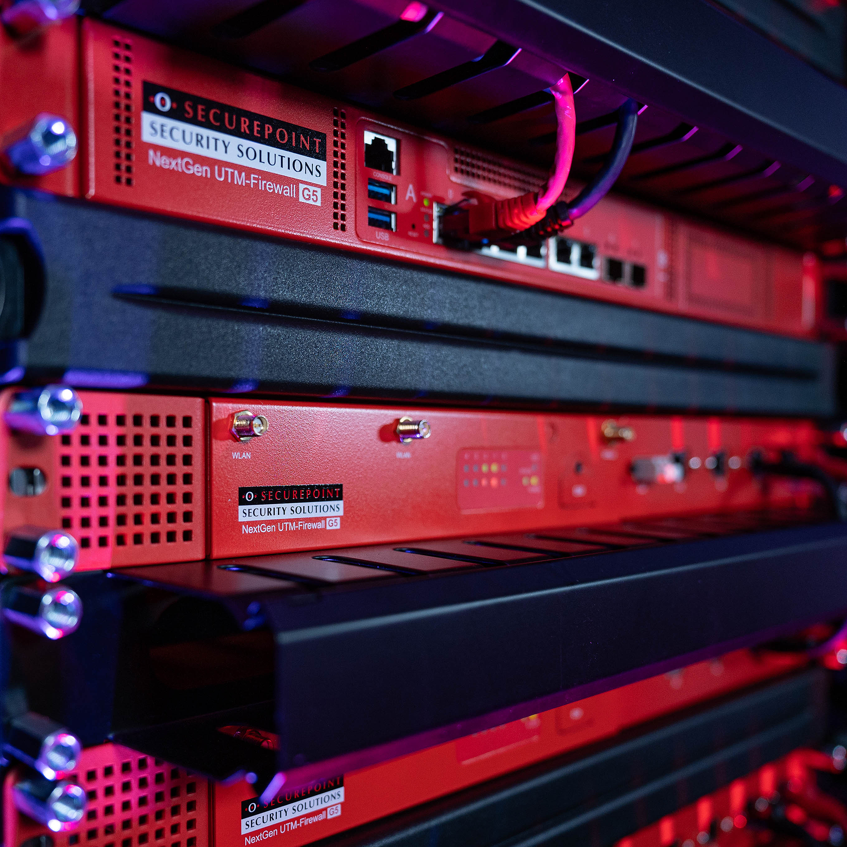 Securepoint firewalls in the server cabinet