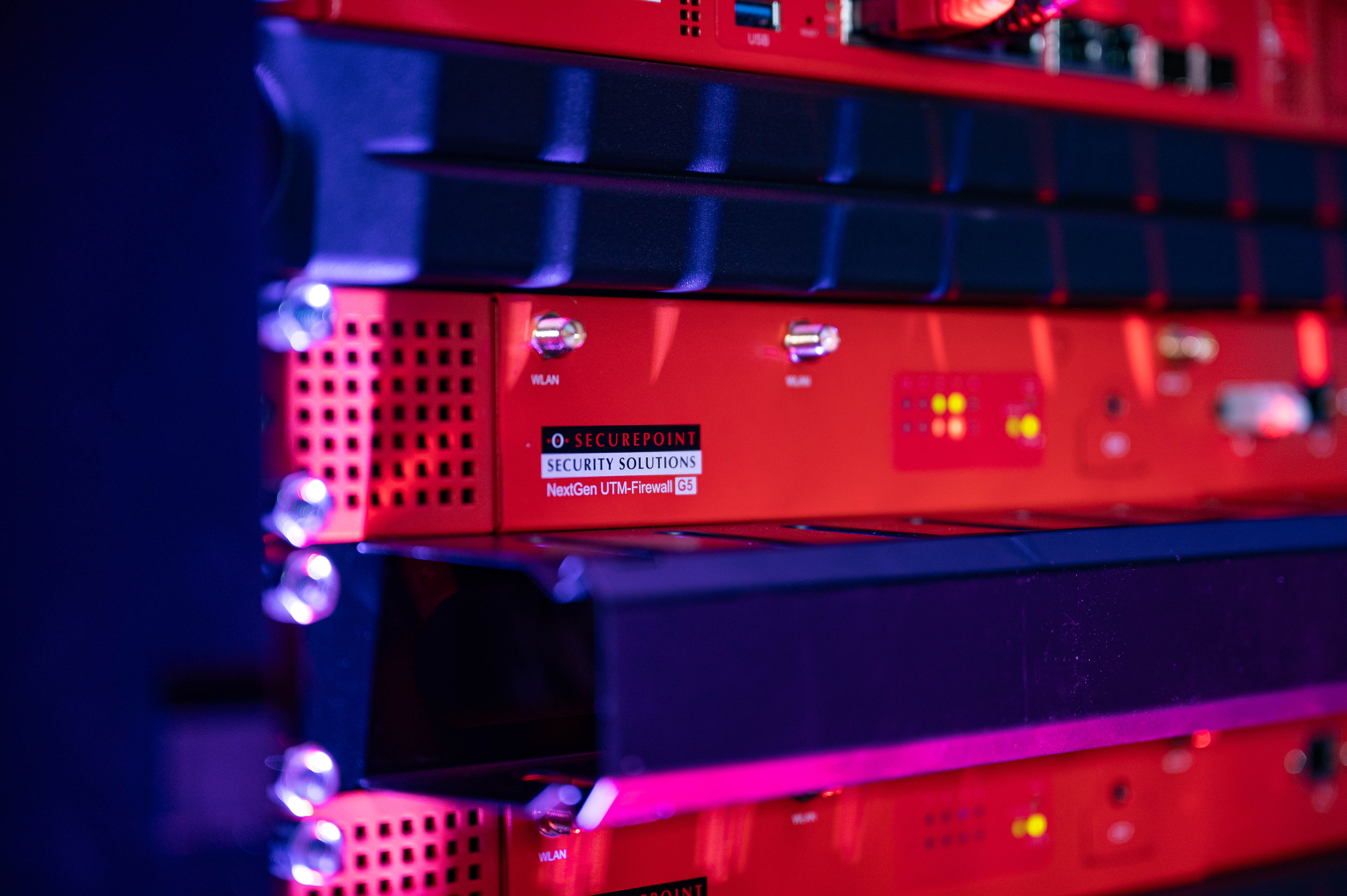 Securepoint UTM-Firewalls in einem Serverschrank