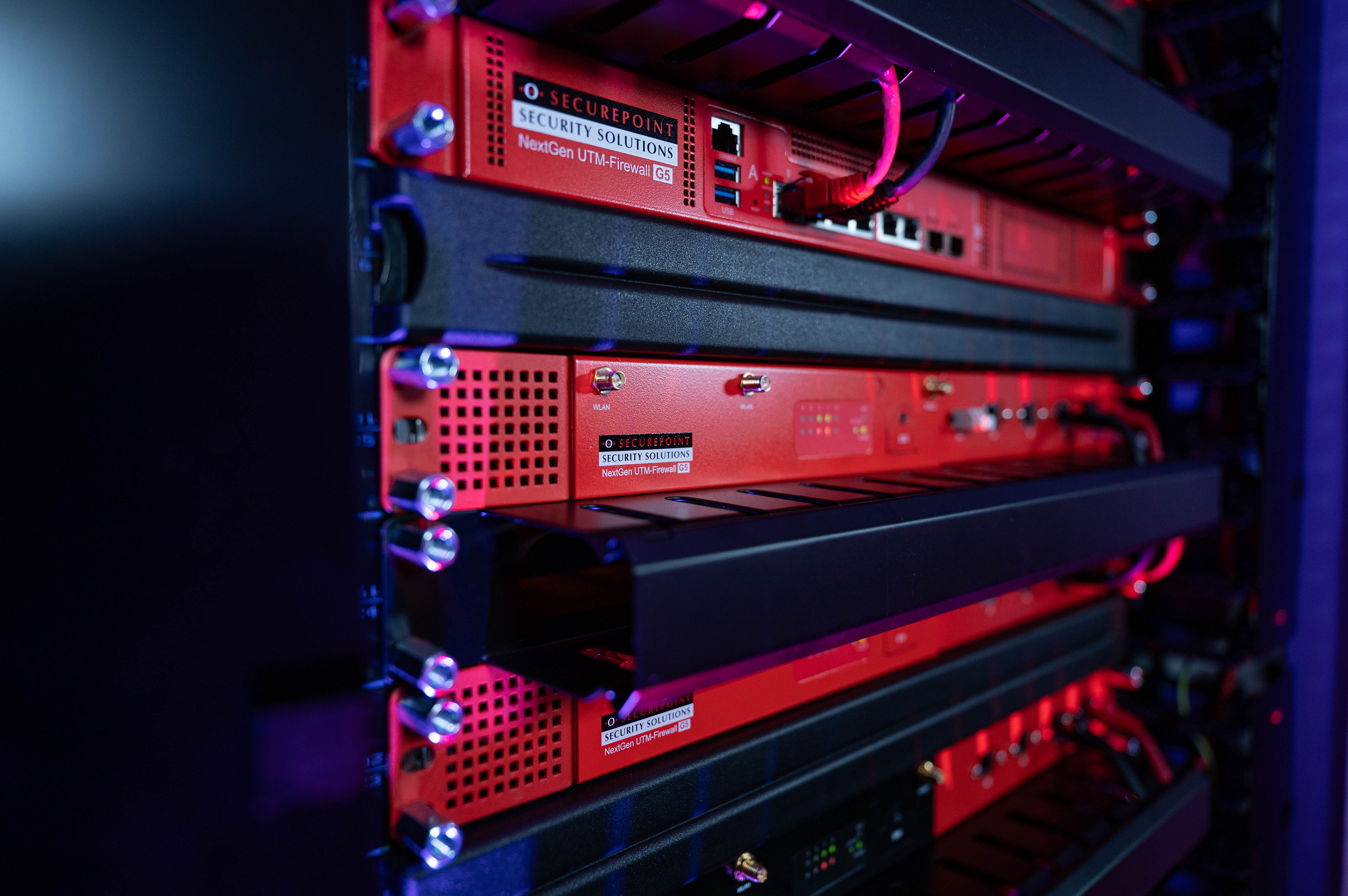 Securepoint firewalls in the server cabinet