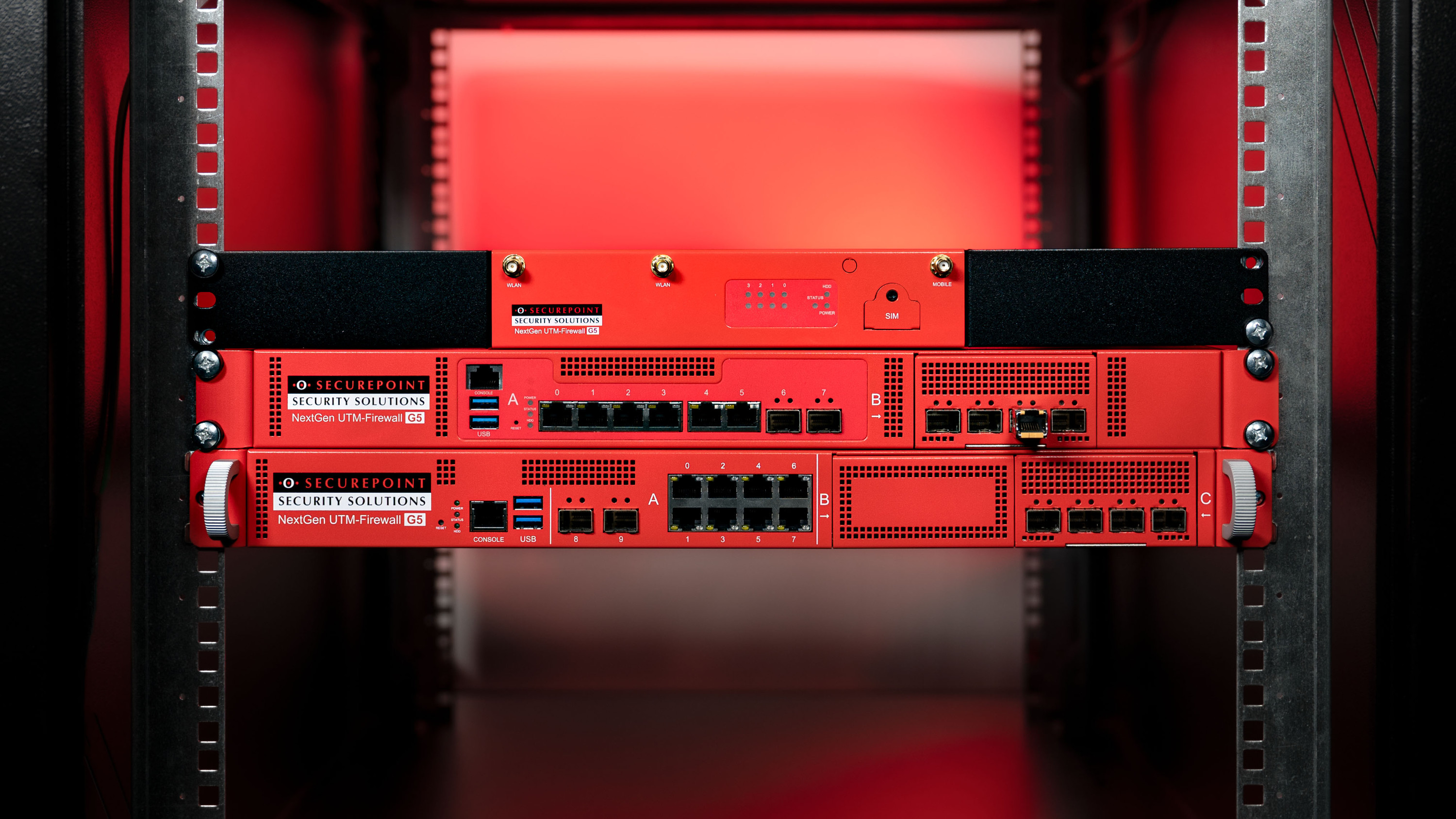 UTM Firewall im Serverschrank