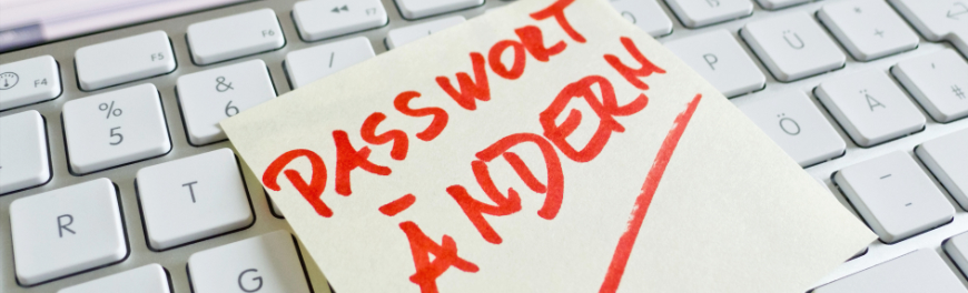 Spickzettel mit der Notiz "Passwort ändern"
